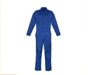 JESMARY -  Ứng dụng thực tế của đồ bảo hộ bằng vải không dệt trong chăn nuôi – Giải pháp bảo vệ toàn diện cho kỹ thuật viên